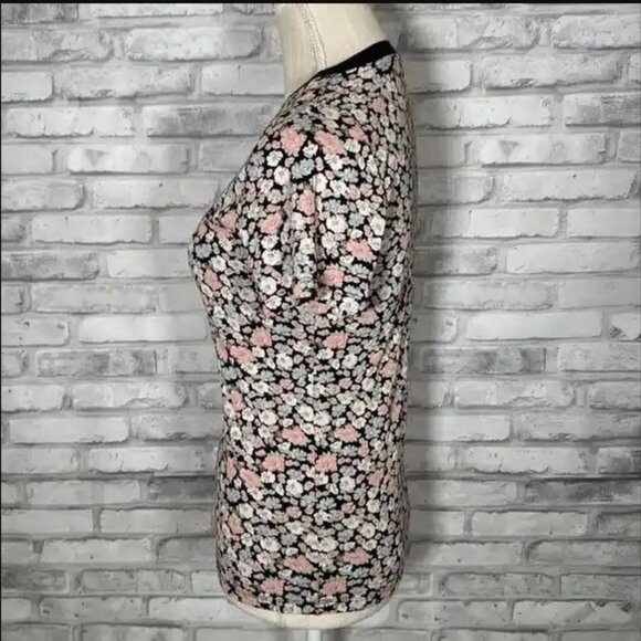 Levi’s Grey Pink White Colored Floral T-Shirt - Picture 3 of 8